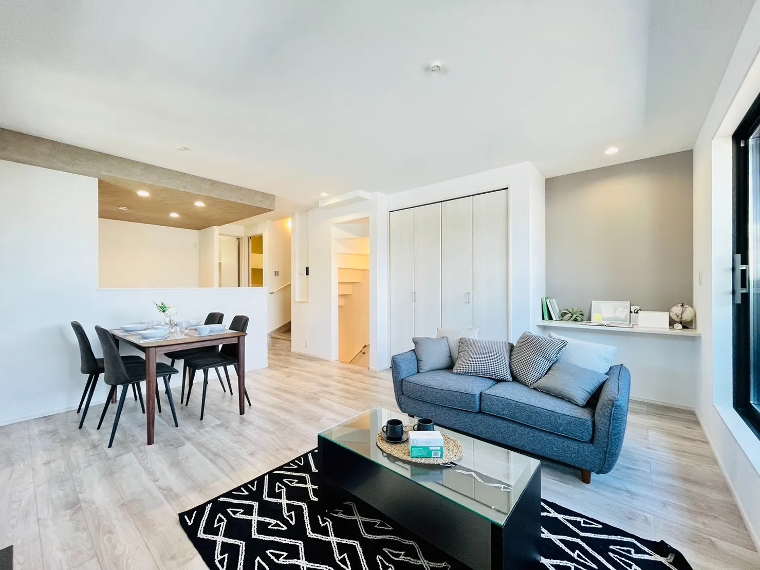 「2025年版｜木造新築住宅の断熱方法の違い完全ガイド｜グラスウール VS 吹付ウレタンフォーム」